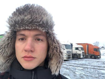 День из экспедиции по исследованию дальнобойщиков: автостоп на Челябинском тракте и нетипичный информант - Часть 1